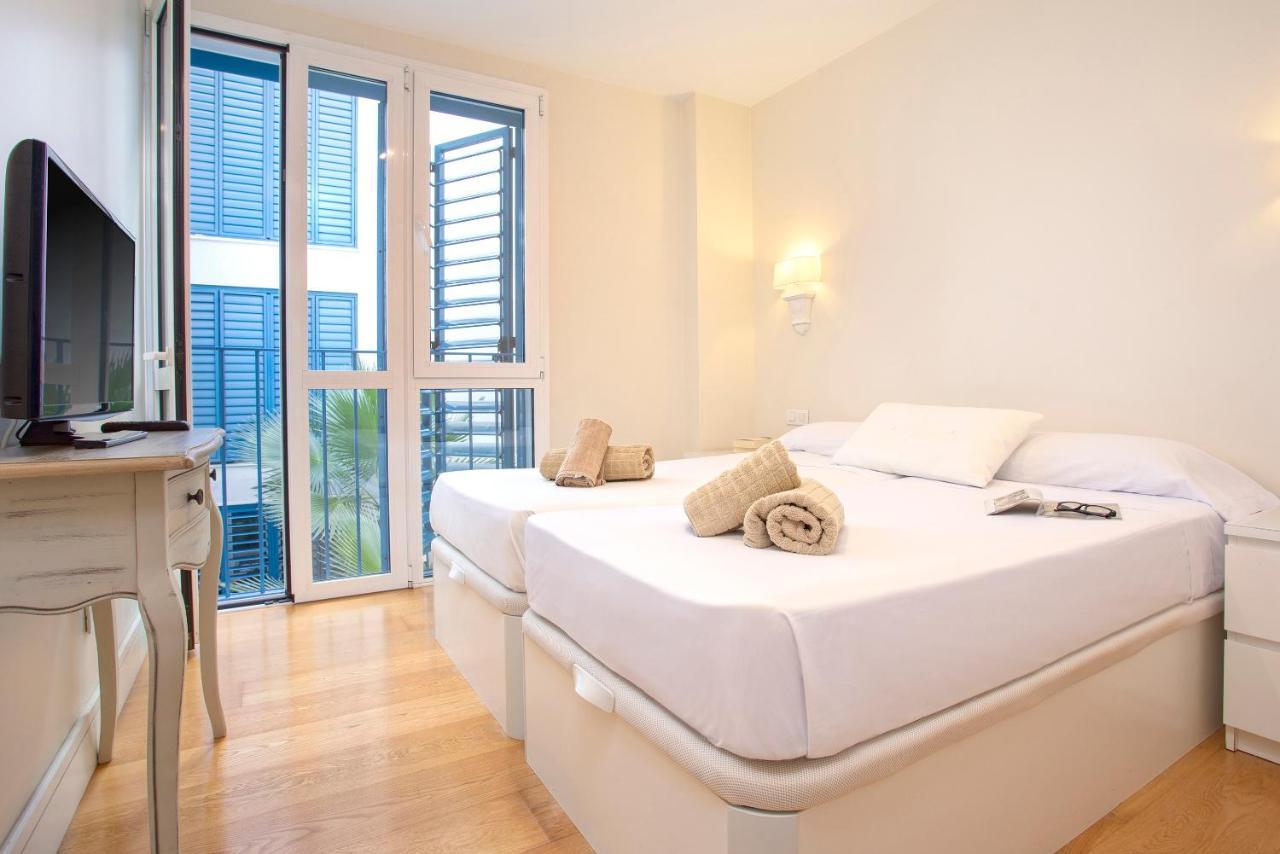 Acogedor Apartamento Junto A La Catedral By Rent Me Malaga Bagian luar foto