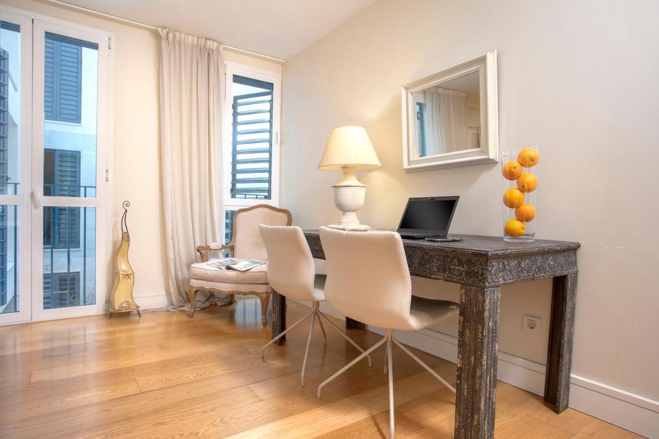 Acogedor Apartamento Junto A La Catedral By Rent Me Malaga Bagian luar foto